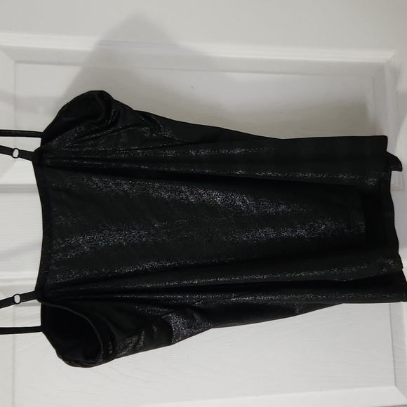 Top - Picture 2 of 2